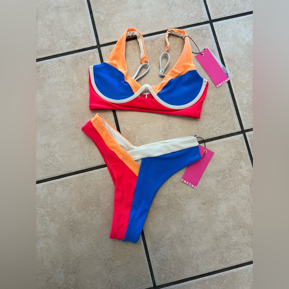 OneOne Swimwear Leicy Top & Tracy Bottom in Moshup - Picture 3 of 6